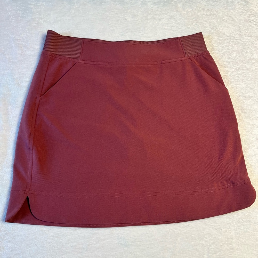 Athletic Mini Skirt in Burgundy — Performance Stretch